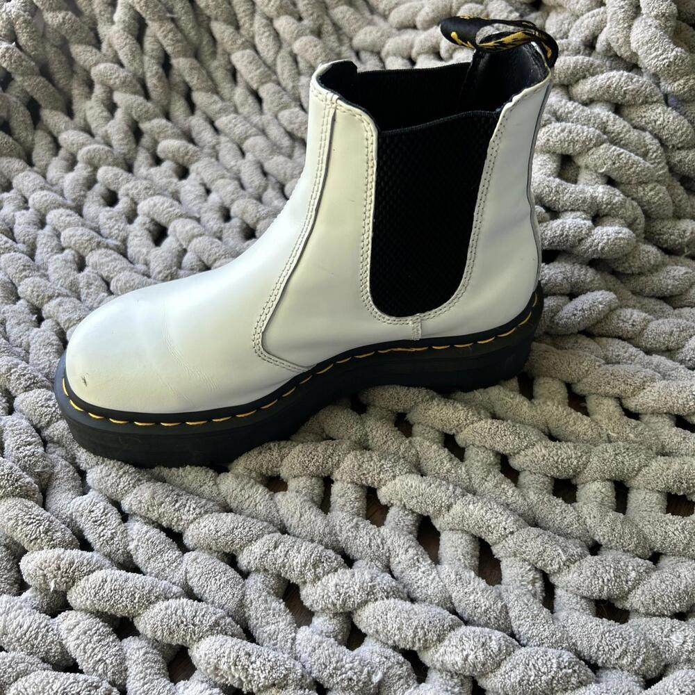 Dr Martens White Quad 2976 Platform Chelsea Boots Women 8 Men 7 UK 6 Grunge Goth - Picture 3 of 12